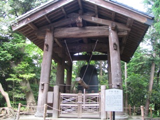 鎌倉円覚寺国宝洪鐘.JPG
